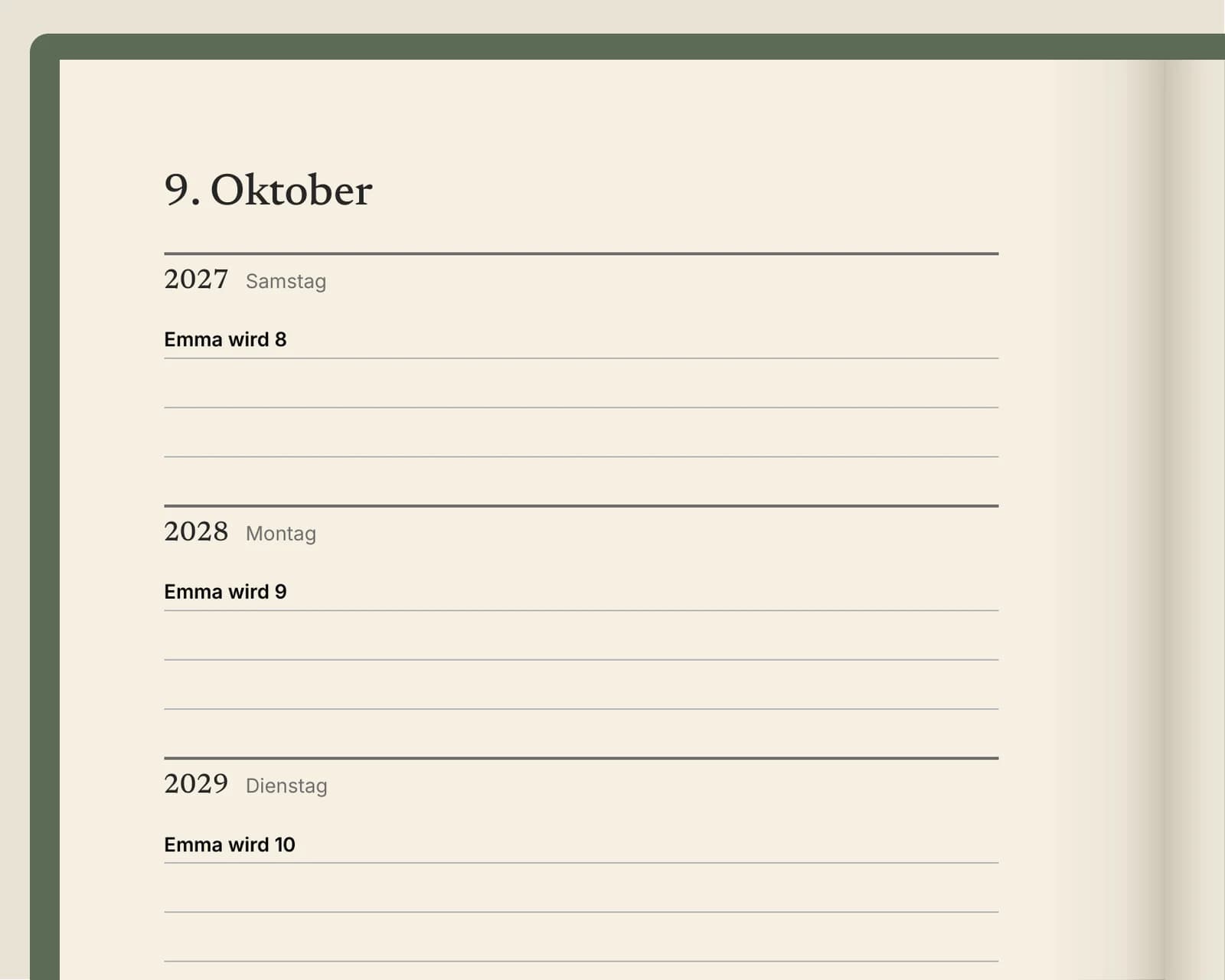 Nahaufnahme der Seite zum 9. Oktober: „Emma wird 8“ im Feld für 2027, „Emma wird 9“ 2028 und „Emma wird 10“ 2029